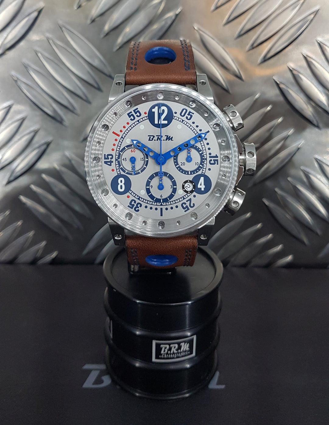 Montre V12-44  Aiguilles Bleues B.R.M   Montre - Les Champs d'Or