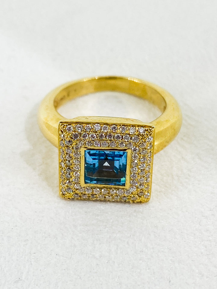 Bague Halo Saphir Bleu Sertis de Diamant -  - Sublime Diamant - Bagues - Les Champs d'Or