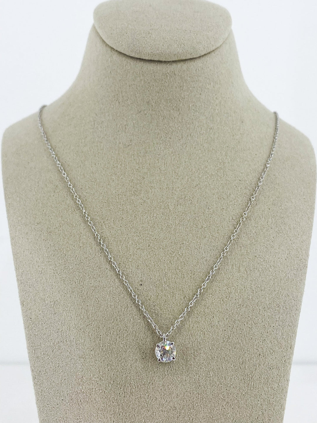 Collier Diamant Solitaire 4 Griffe Or Blanc -  - Sublime Diamant - Collier - Les Champs d'Or