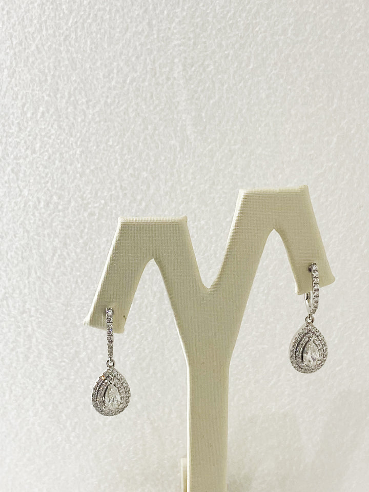 Boucles d'Oreilles Pendante forme Poire Sertis Diamant -  - Sublime Diamant - Boucle d'oreille - Les Champs d'Or