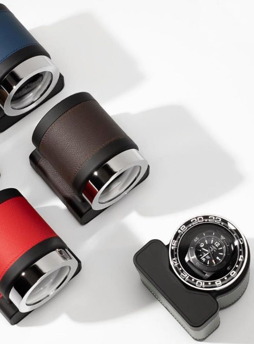 Image de 4 remontoirs de montres automatiques en cuir