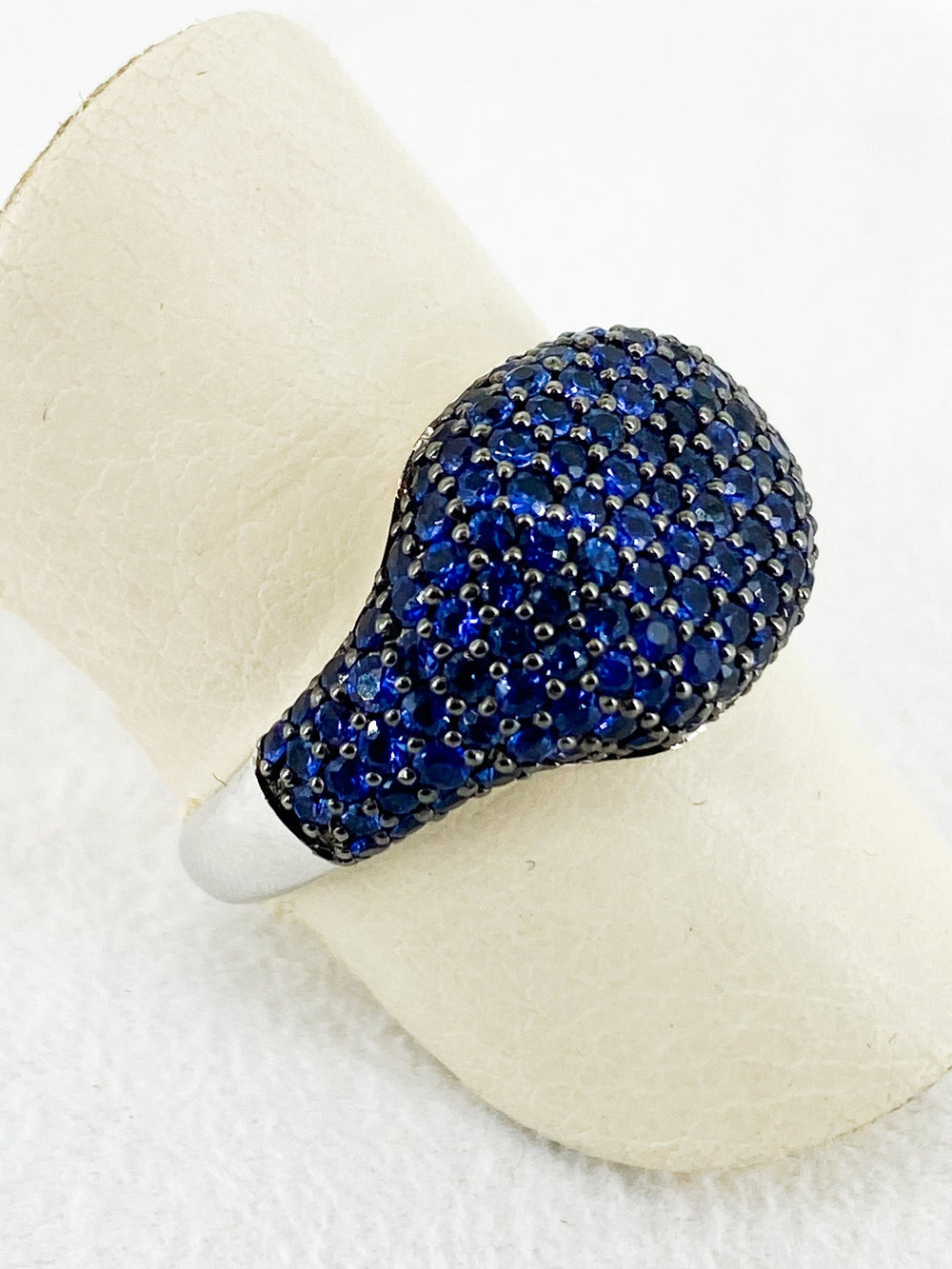 Bague Pavé de Saphir Bleu -  - Sublime Diamant - Bagues - Les Champs d'Or