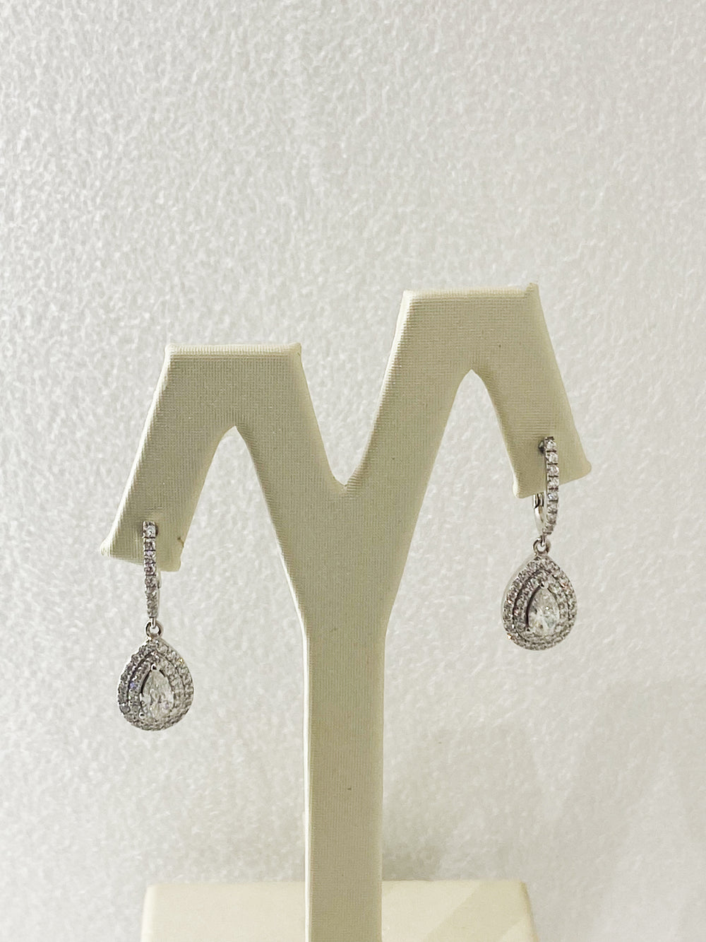 Boucles d'Oreilles Pendante forme Poire Sertis Diamant -  - Sublime Diamant - Boucle d'oreille - Les Champs d'Or
