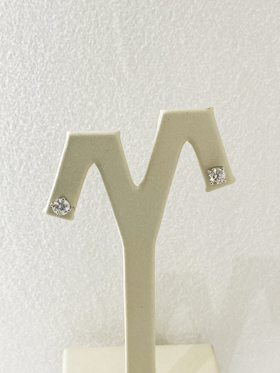 Boucles d'Oreilles Puce Diamant -  - Sublime Diamant - Boucle d'oreille - Les Champs d'Or