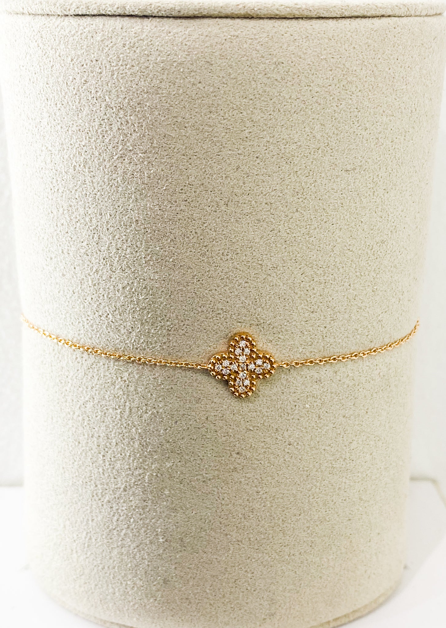 14K White Gold Diamond Clover Bracelet 001-170-00247 | Gray's Jewelers  Bespoke | Saint James, NY