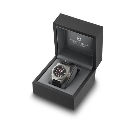 Montre I.N.O.X. Titanium 241883 - Montre - VictorInox - Les Champs d'Or