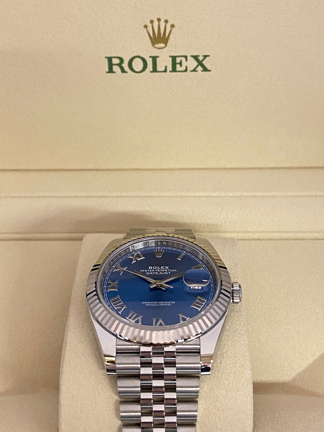 Montre Rolex Datejust 41 Lunette Cannelée Cadran Bleu 126334-0026 - Occasion - Occasion - Les Champs d'Or